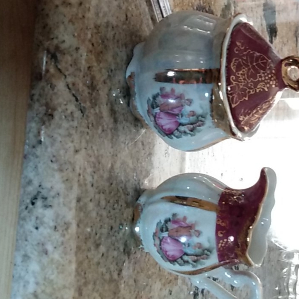 Cream and sugar bowl set